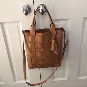 Elegant Tan Woven Michael Kors Tote Bag
